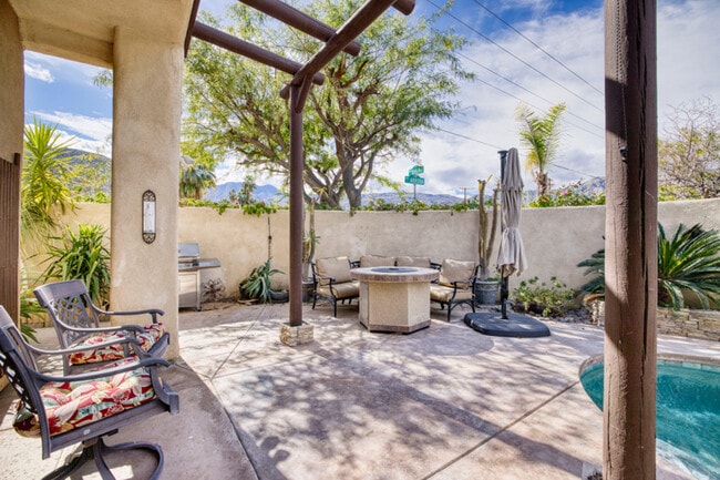 Building Photo - 53740 Avenida Navarro