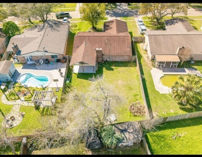 Building Photo - 5126 Sprey Dr