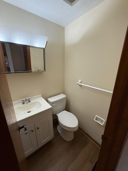 Building Photo - 3445 Beachworth Dr