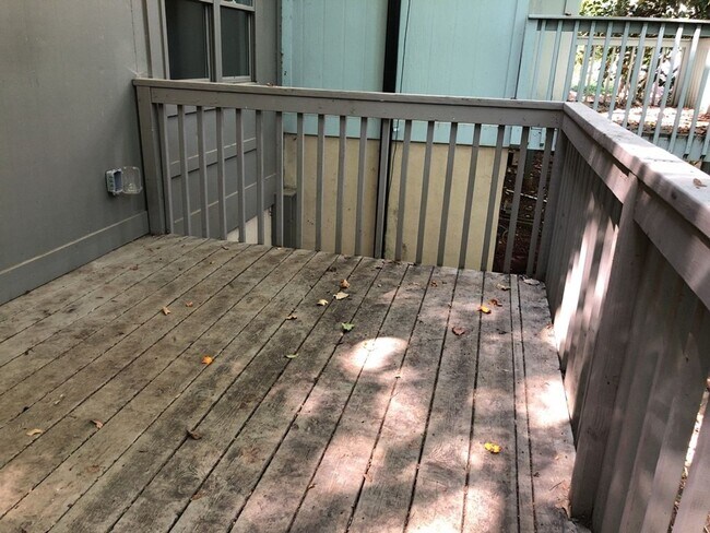 Building Photo - 155 Woodstone Drive - Pre-Leasing August 2024