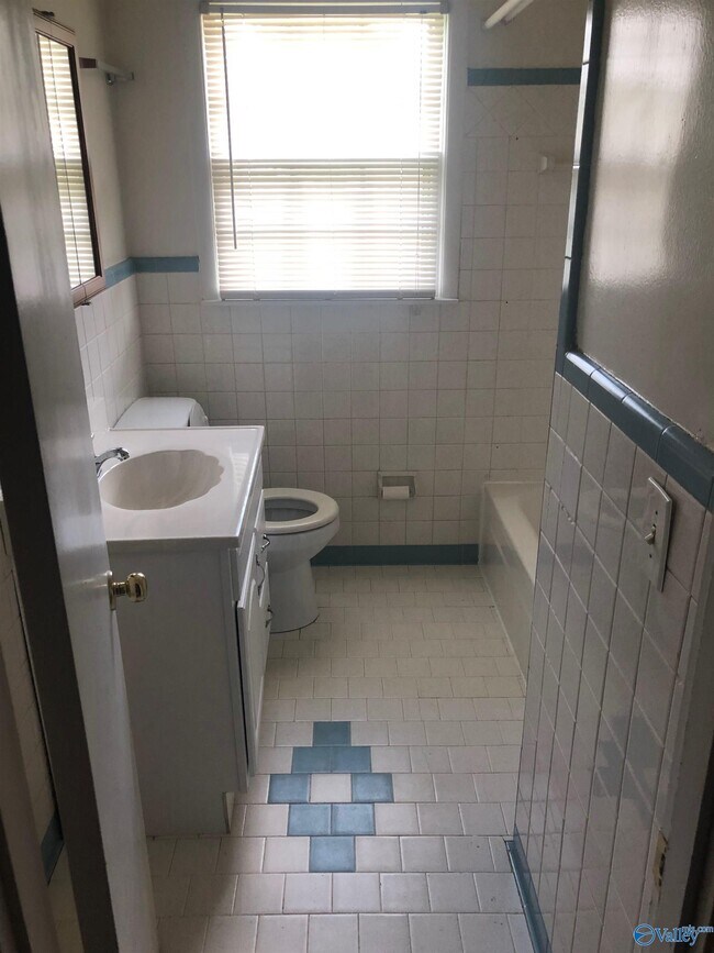 Building Photo - 4504 Raton Blvd NW