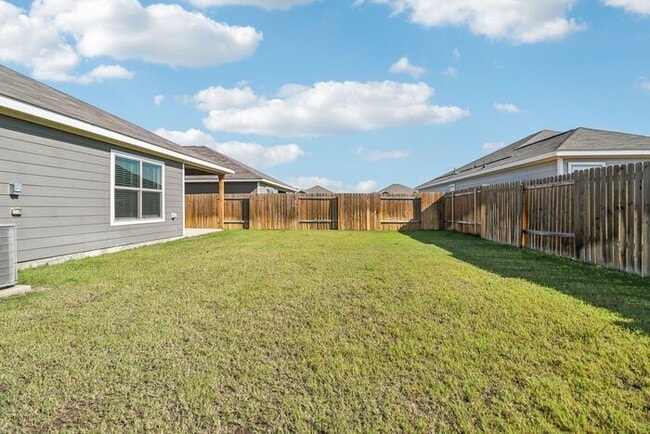 Building Photo - 708 Trinity Trl