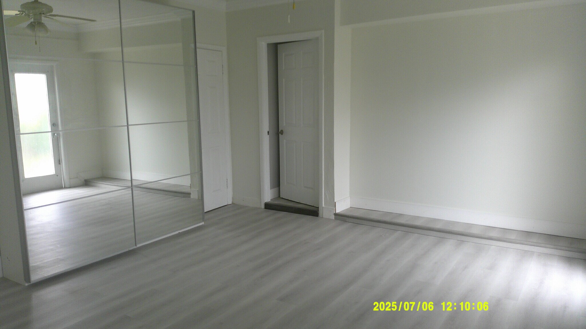 Building Photo - 215 Entrada Dr