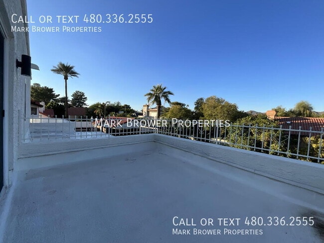 Building Photo - 228 W Royal Palm Rd