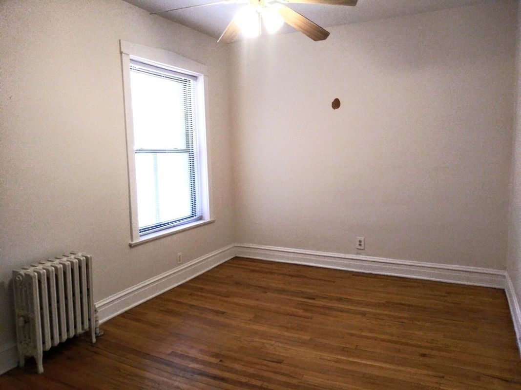 Building Photo - 709 W Cornelia Ave