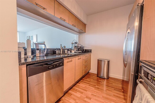 Building Photo - 31 SE 5th St