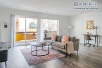 Building Photo - 141 Wellesley Cres