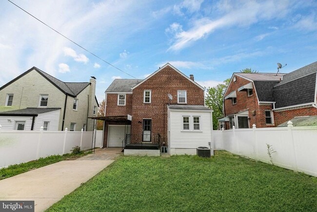 Building Photo - 3714 17th St NE