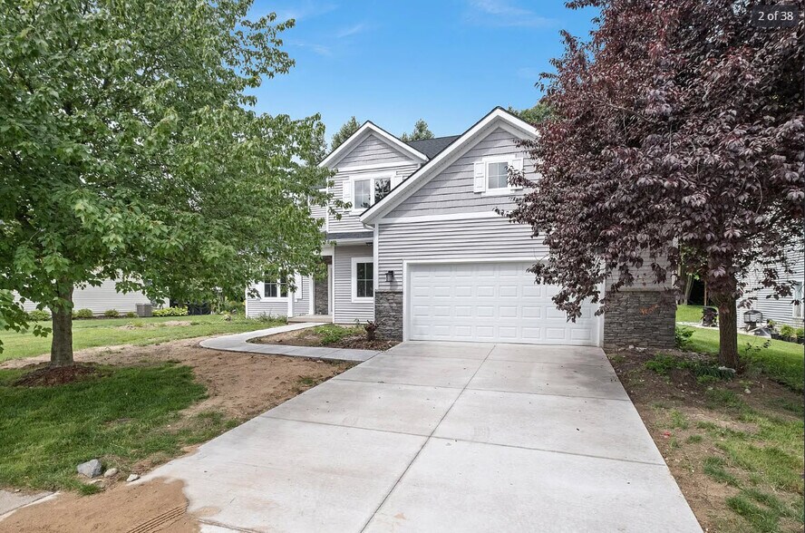 Building Photo - 5453 W Heathwood Dr SE