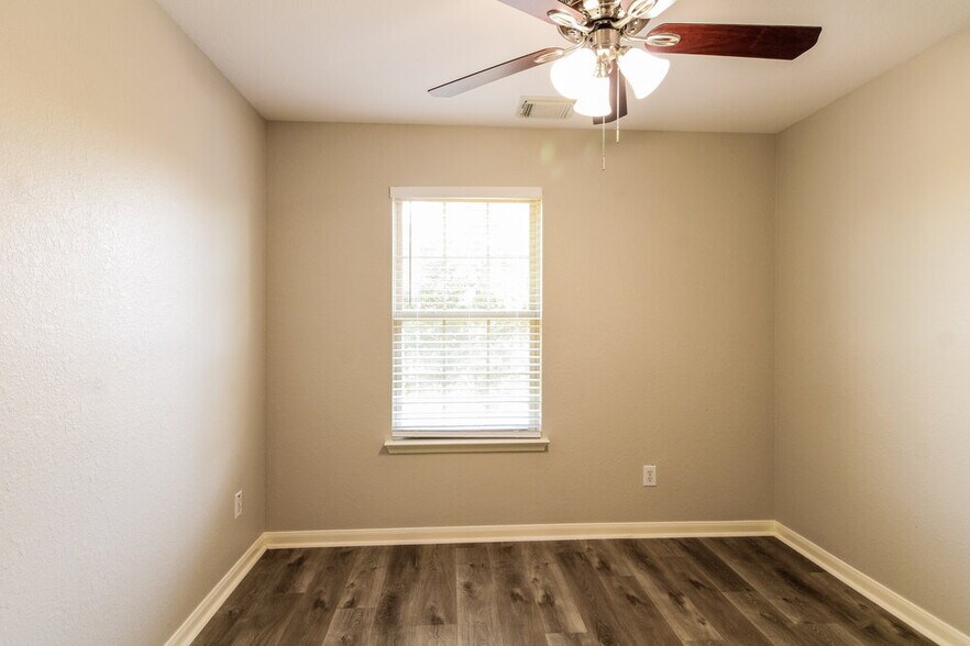 Building Photo - 29415 Legends Hill Dr