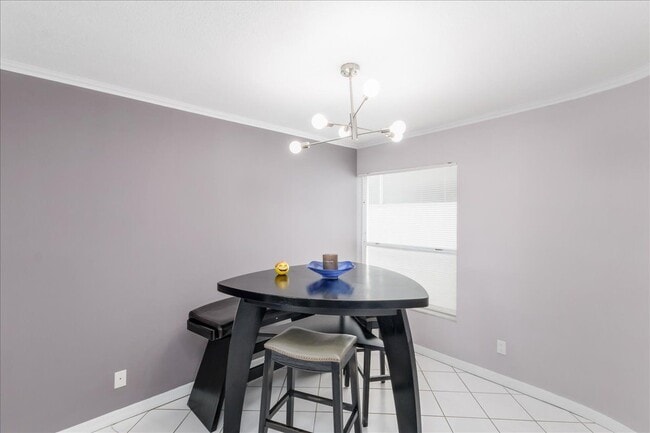 Building Photo - 6124 S River Run Dr