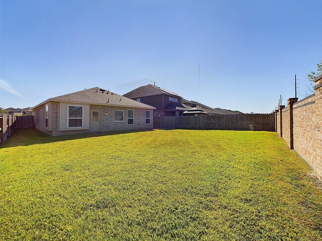 Building Photo - 15427 Crathie Bend Dr