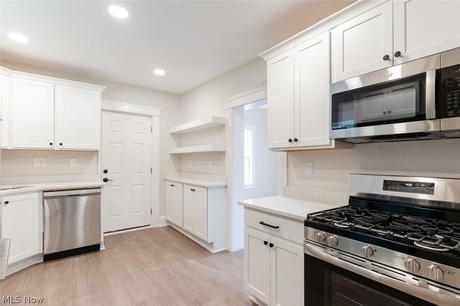 Building Photo - 1464 E 123rd St