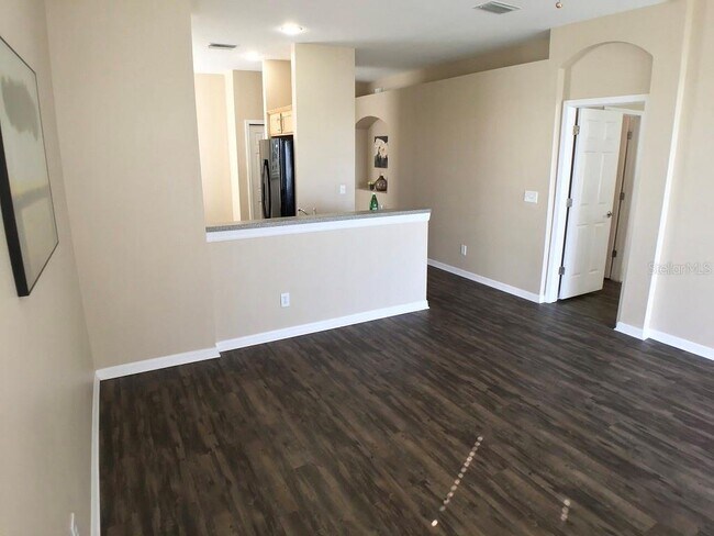 Building Photo - 8539 Deer Chase Dr