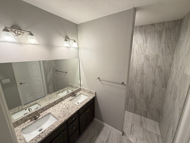 Building Photo - Adorable 3 Bedroom / 2 Bathroom Home in Palm Bay!!
