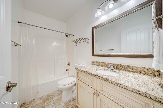 Building Photo - 6813 S Lagoon Dr