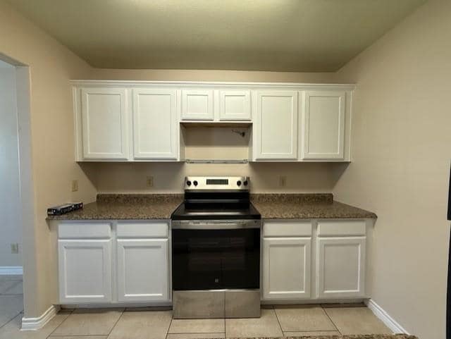 Building Photo - 2720 Camelot Dr