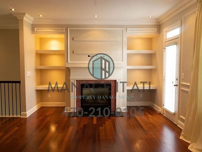 Building Photo - Modern 3 Bedroom Townhome in Peachtree Cor...