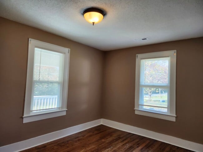 Building Photo - Wonderful 2 Bedroom 1 Bath home in Hixson, TN