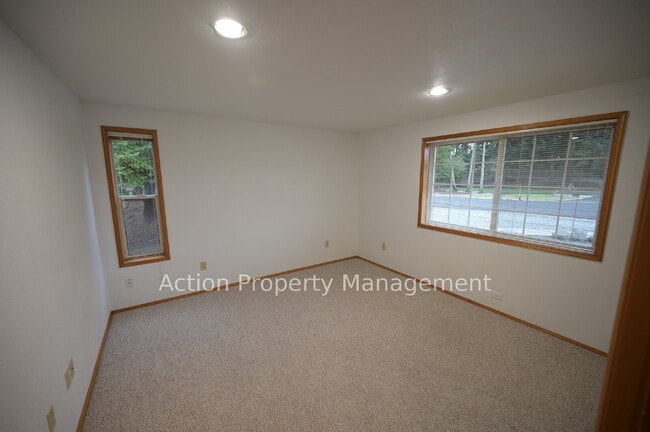 Building Photo - 2+ bed 2 bath home in Dungeness Heights, Sequim