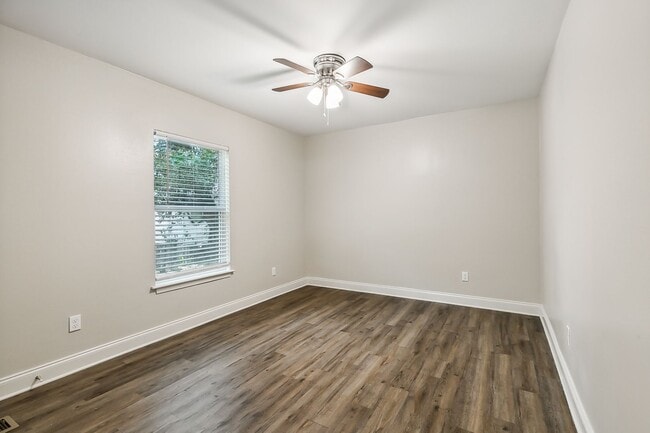 Building Photo - 2084-2086NRoch