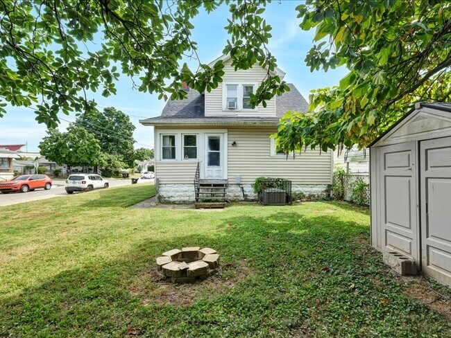 Building Photo - 3220 Grant Ave