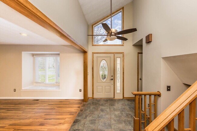 Building Photo - 5334 Tara Hill Dr