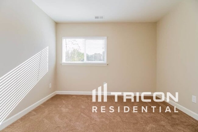 Building Photo - 2175 Cason Ln