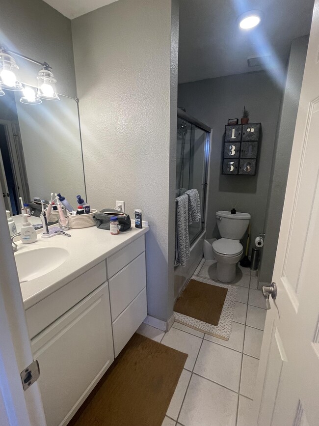Building Photo - 4255 Westshore Way