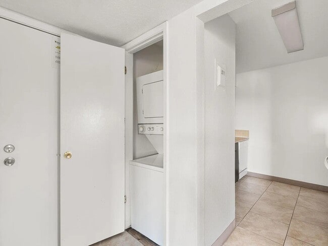 Building Photo - 3869 Montgomery Blvd NE