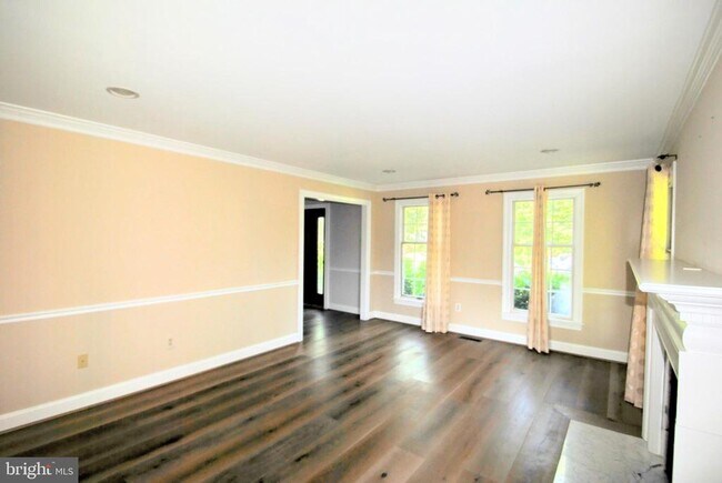 Building Photo - 1506 Chain Bridge Ct