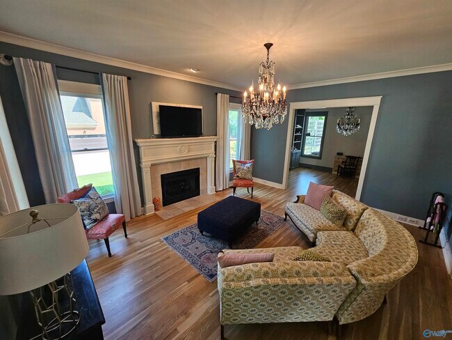 Building Photo - 3002 Brook Park Dr SE