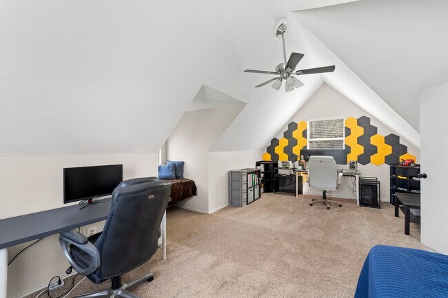 Building Photo - 3 Bedroom/2.5 Bath Northwest Park