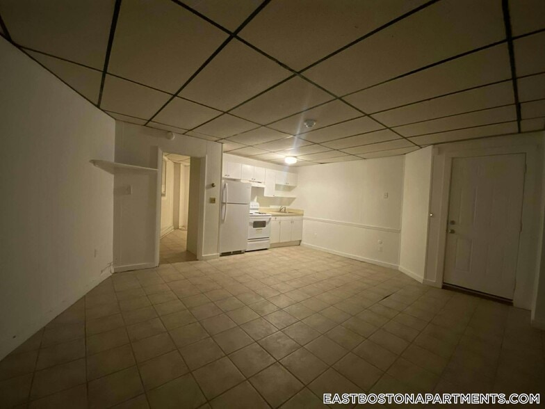 Building Photo - 10 Marion St