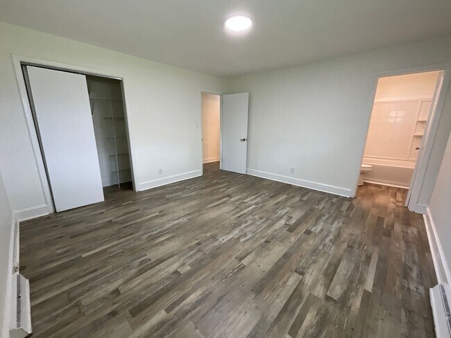 Building Photo - 4026 Sedgewood Ln
