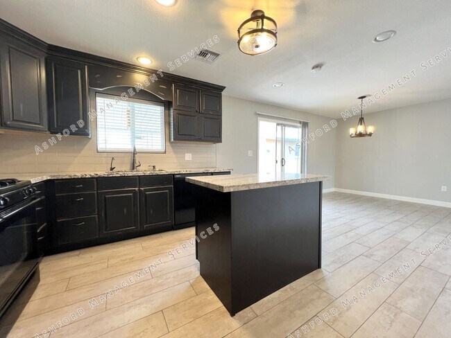 Building Photo - REMODELED 3 BEDROOM 2 BATH GEM WITH DETACH...