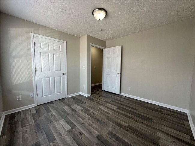 Building Photo - 13202 Fairington Ridge Cir