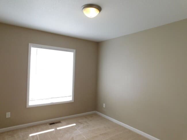Building Photo - 3Bd/2Ba Single Story House - Available Soon!