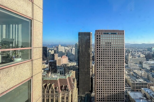 Building Photo - 333 Bush St