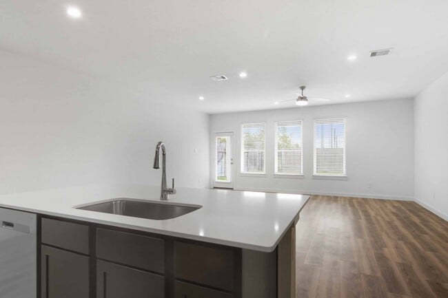 Building Photo - 12233 City Rose Ct