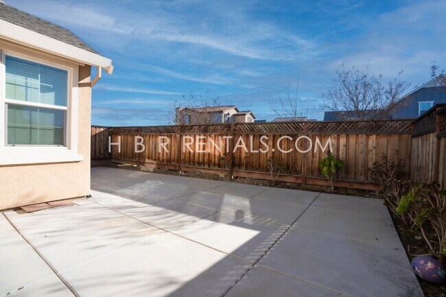 Building Photo - Charming 3-Bedroom Retreat on Barker Street with Spacious Living in Mountain House!