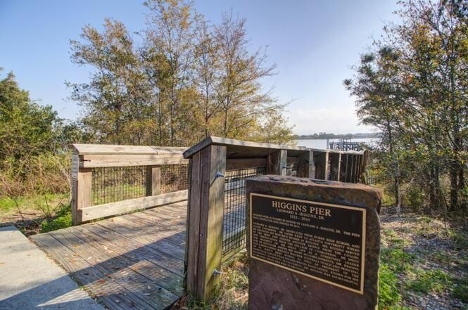 Building Photo - 921 Hillsboro Dr