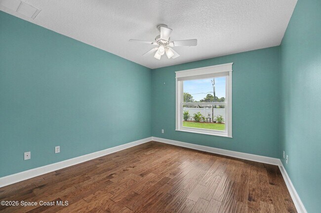 Building Photo - 2553 Christopher Dr