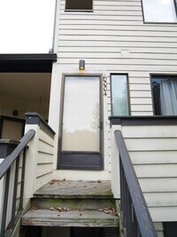 Building Photo - Beautiful 2 Bedroom Condo with a Loft- PRIME LOCATION!!