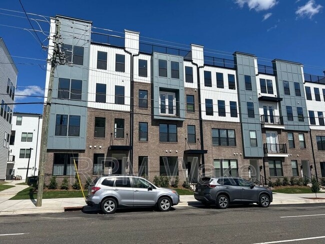 Building Photo - 1233 S Blount St