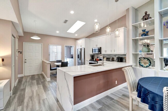 Building Photo - 6100 Waldwick Cir