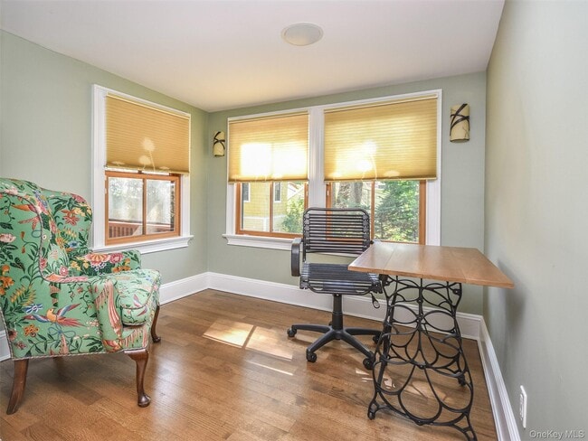 Building Photo - 290 8th Ave