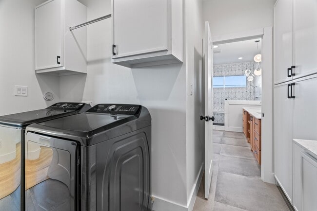 Building Photo - 3802 Commerce St