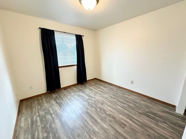 Building Photo - Charming 4-Bedroom Home with Large Fenced Yard and Modern Updates in Ellensburg