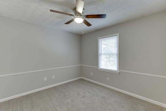 Building Photo - 1813 Rambling Woods Dr NW